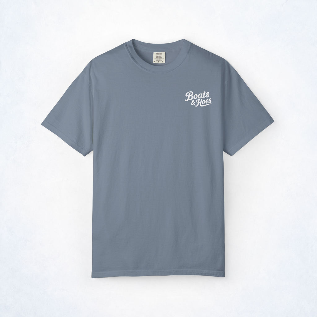 Boats & Hoes Retro Beach Cruise Tee - Comfort Colors