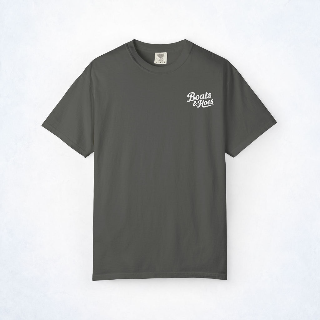 Boats & Hoes Retro Beach Cruise Tee - Comfort Colors